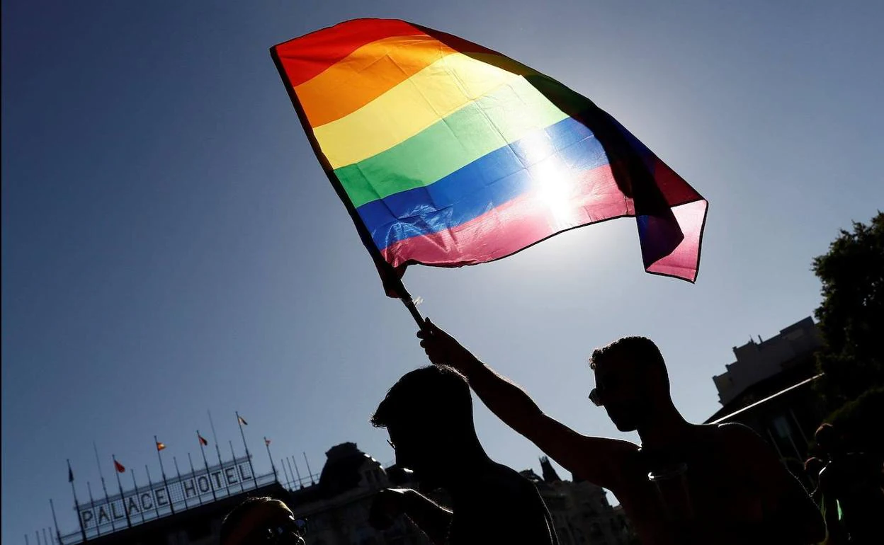 Una bandera LGBT en el Orgullo de 2019.