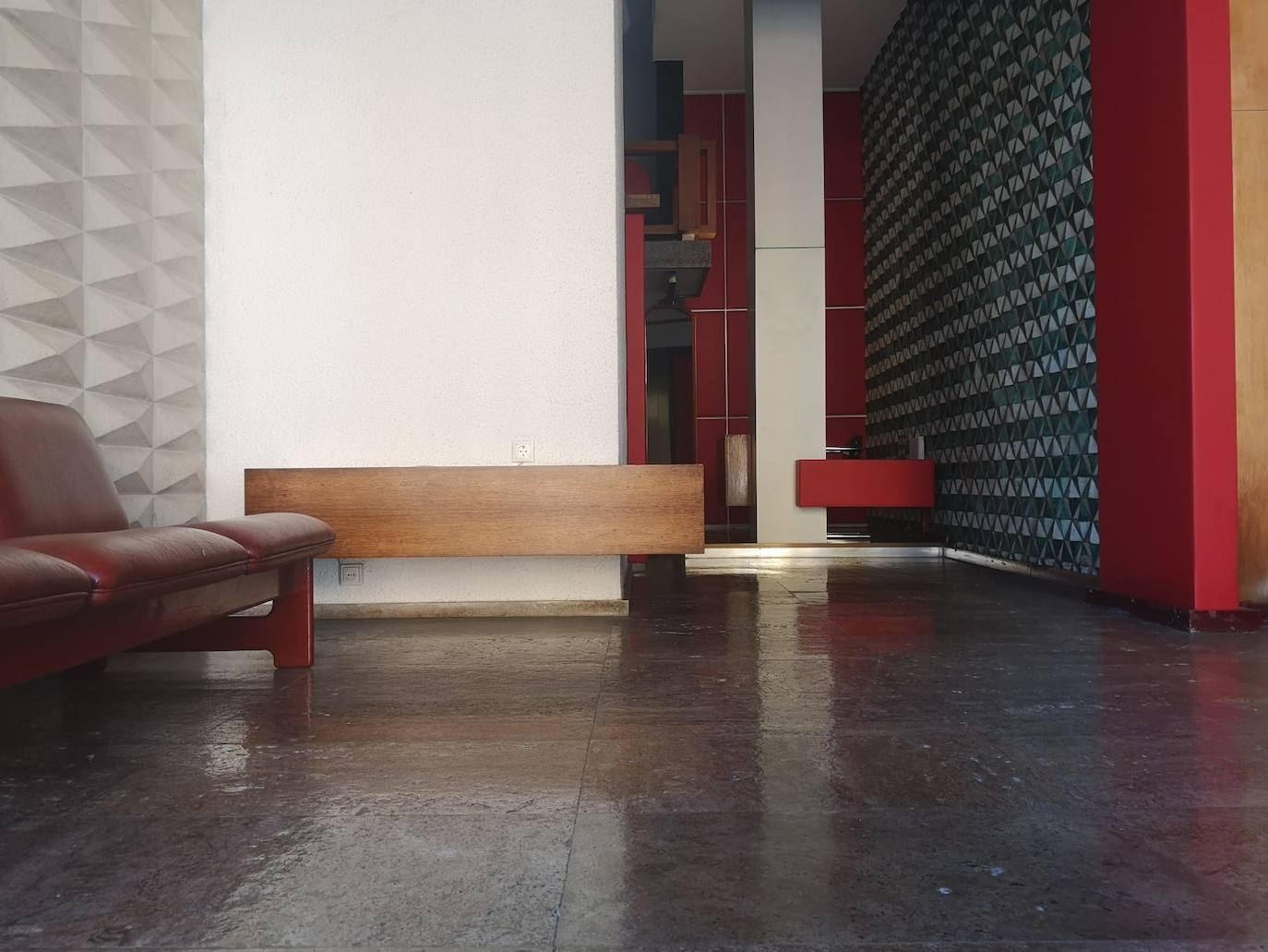 Interior del zaguán del edificio Lafarge