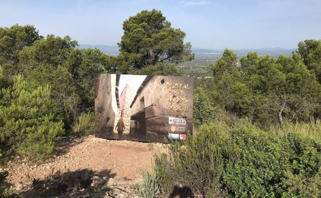 Cartel identificativo del Puntal dels Llops de Olocau. 