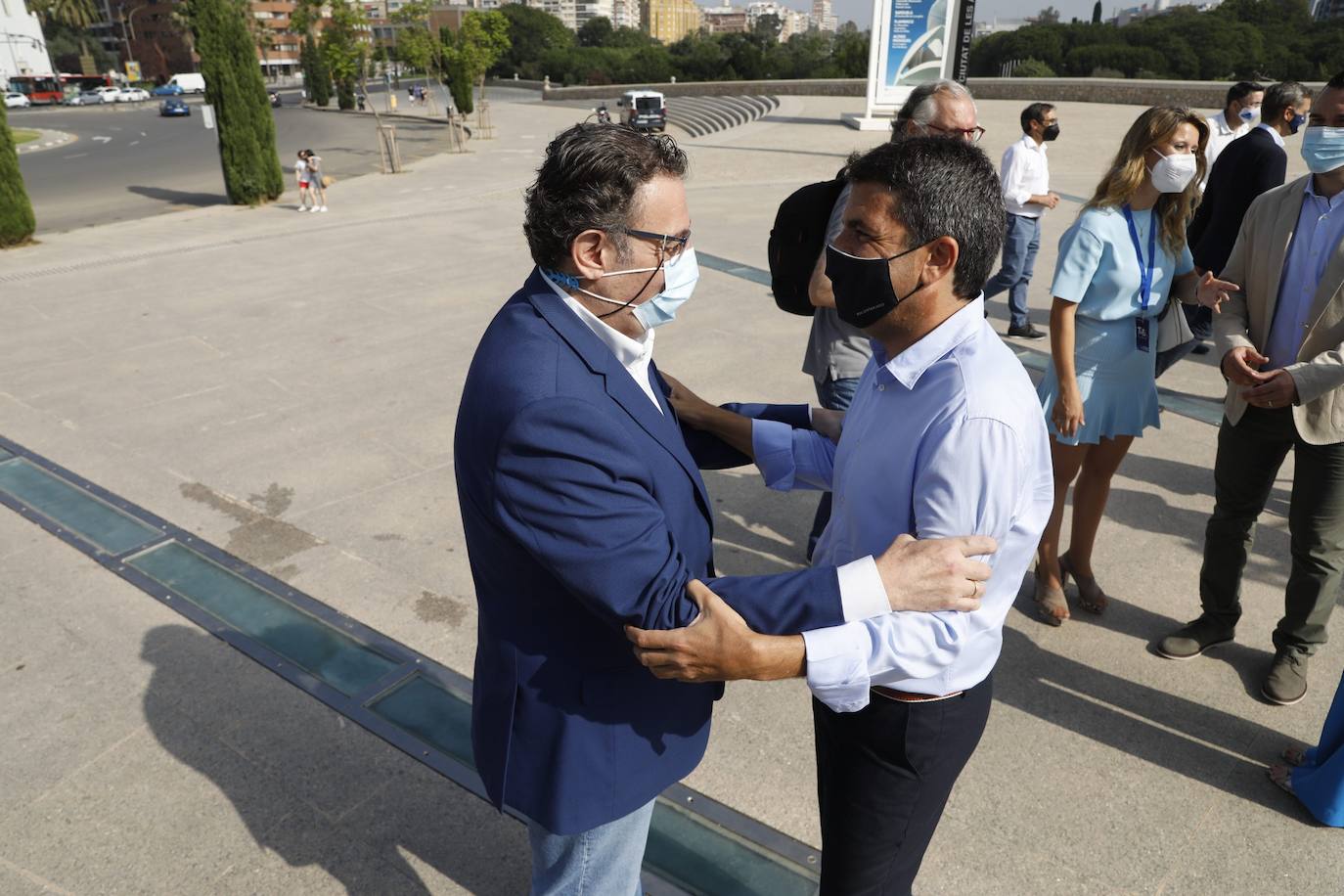 El XV Congreso Autonómico del Partido Popular se celebra este sábado en las salas del Palau de Les Arts. El expresidente de la Generalitat Alberto Fabra es el encargado de presidir el cónclave de los populares y proclamar como nuevo presidente del partido a Carlos Mazón.