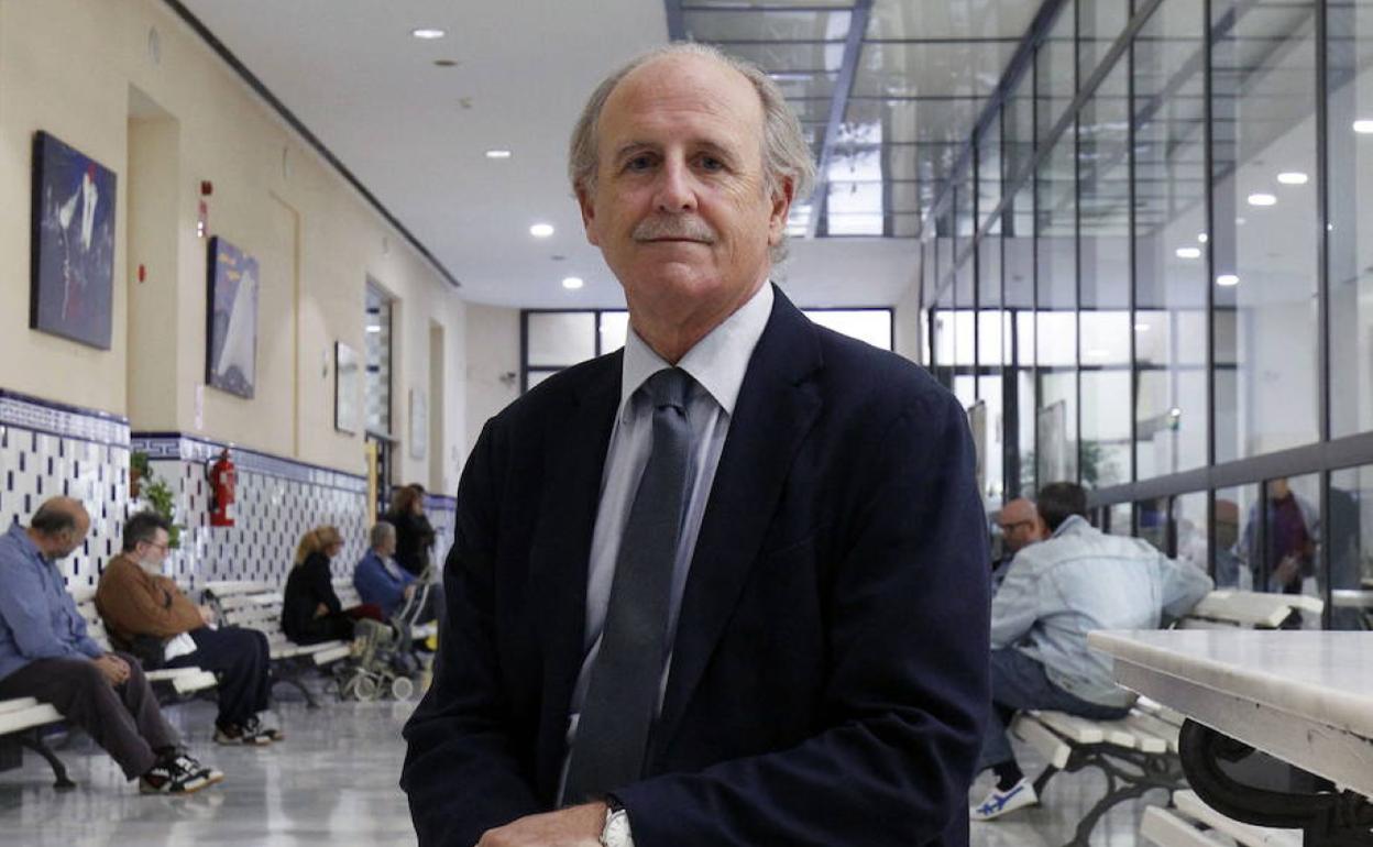 Luis Miralles, en una fotografía de archivo en las instalaciones de Casa Caridad.