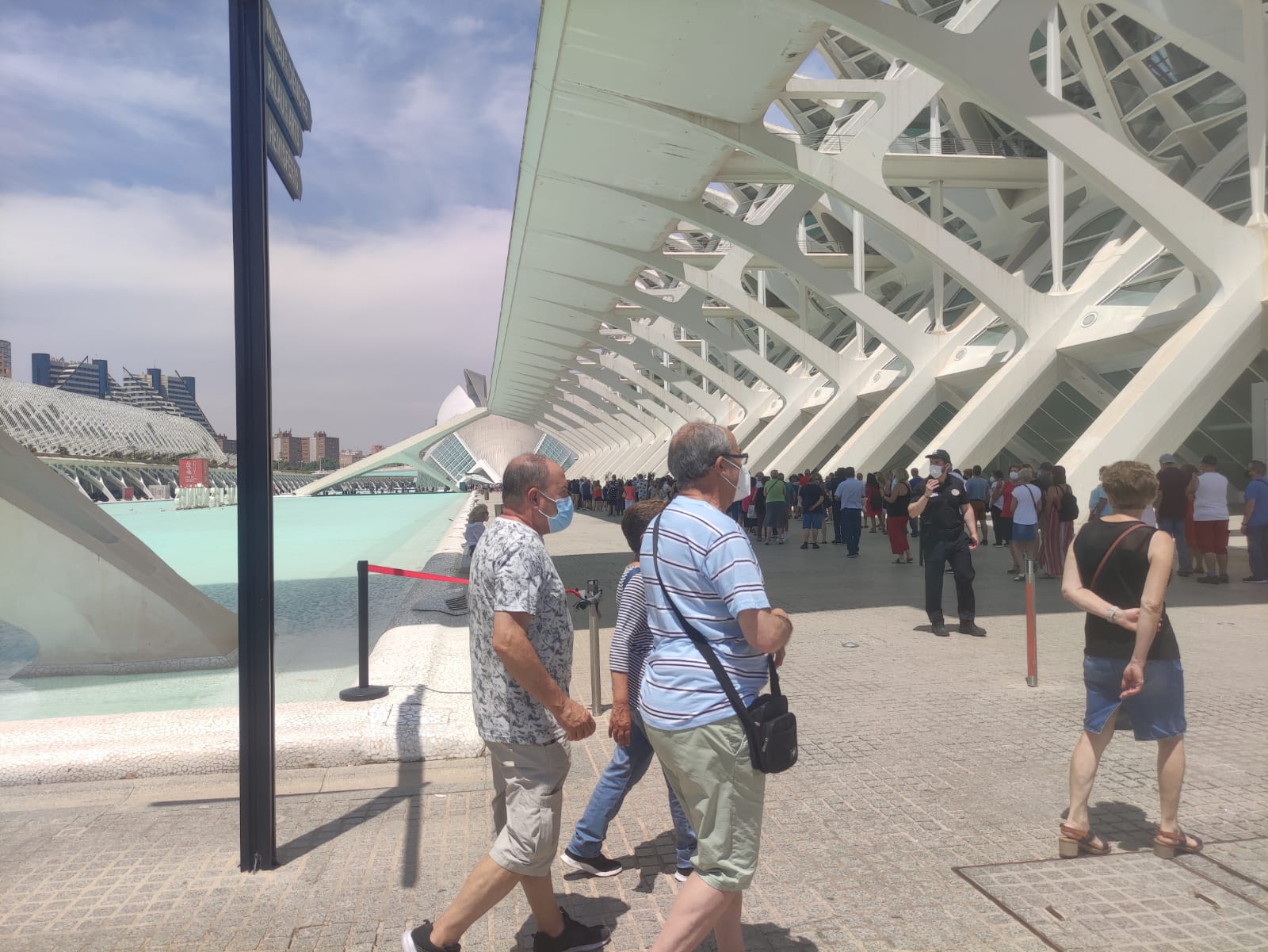 Colas para vacunarse en Valencia este sábado 3 de julio. 