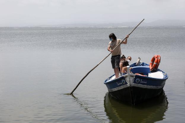 Expertos de la Politècnica proponen dragar por zonas las riberas de la Albufera