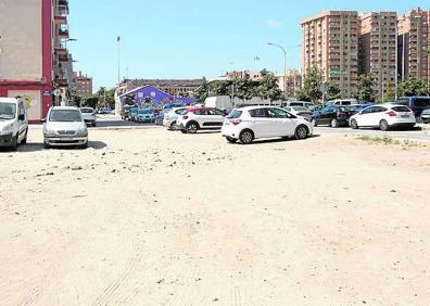 Imagen secundaria 1 - 1.- Zona de parque de desembocadura y espacio de pumptrack de Nazaret. 2.- Gran solar pendiente de actuación junto a la estación del Cabanyal y Serrería. 3.- Escorxador. Edificio que se ha rehabilitado pero que sigue sin abrir como archivo histórico del Cabanyal.