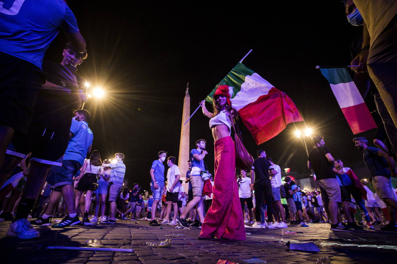 La victoria ante España desata la euforia en la calles de Roma.