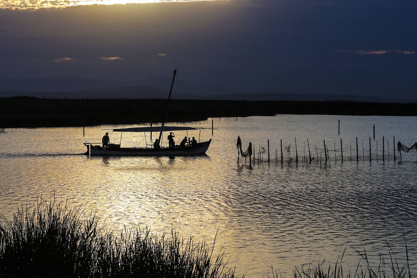 La Albufera de Valencia conmemora la aprobación de su declaración como parque natural con los vertidos y la falta de agua como principales problemas. 