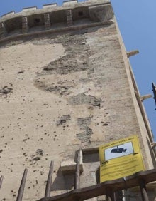 Imagen secundaria 2 - Carteles en las torres de Serranos, la Lonja y torres de Quart. 