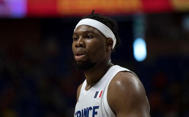 Guerschon Yabusele, con la camiseta de la selección francesa. 