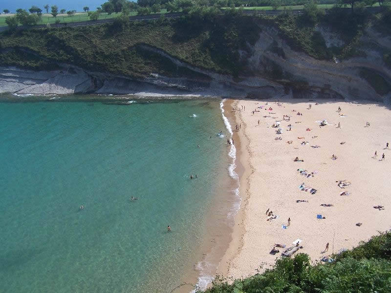 Playa de Mataleñas (Santander).