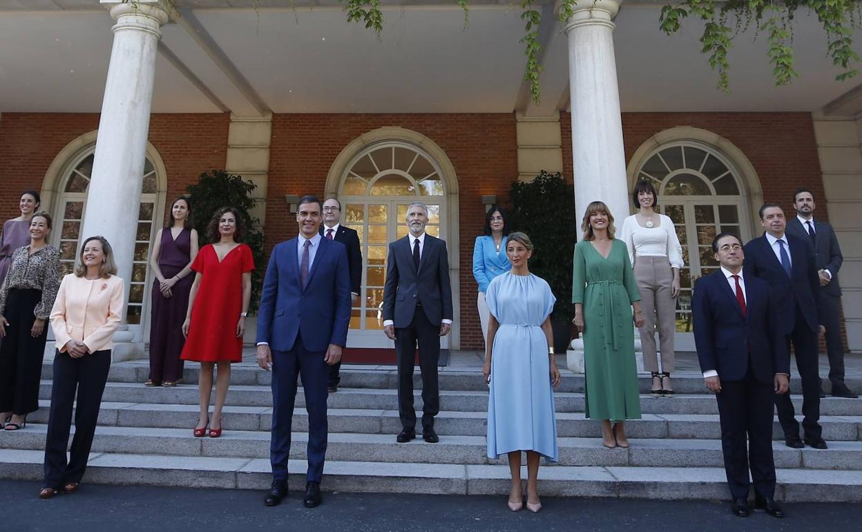 Primera reunión del Consejo de Ministros del nuevo gabinete de Pedro Sánchez. 