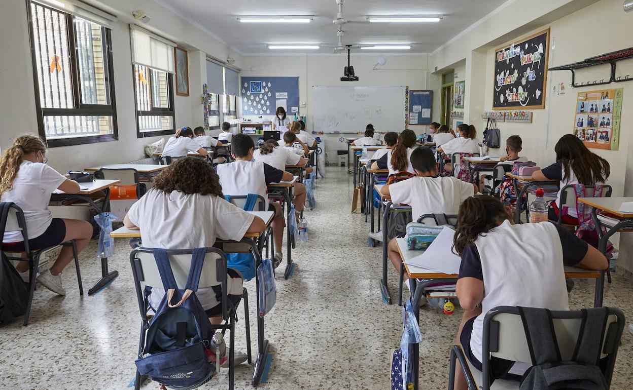 Alumnos en un aula. 