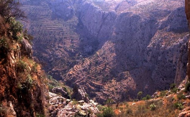 El barranco del infierno, por el que discurre el río Ebo, también conocido como río Girona. 