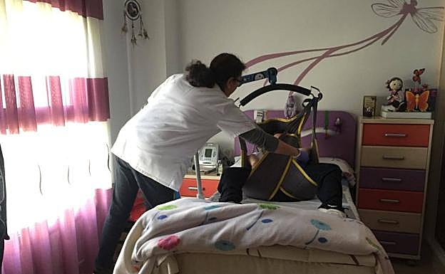 Las asociaciones facilitan diferentes servicios profesionales para el desarrollo de su vida cotidiana.