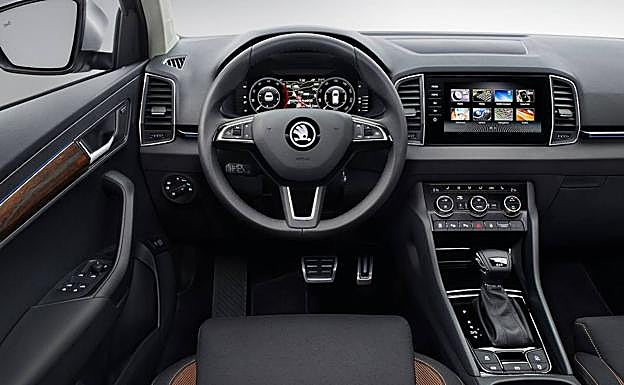 Equipa mucha tecnología, como el cuadro de mandos digital de 12,3 pulgadas y la pantalla táctil central de 9,2.