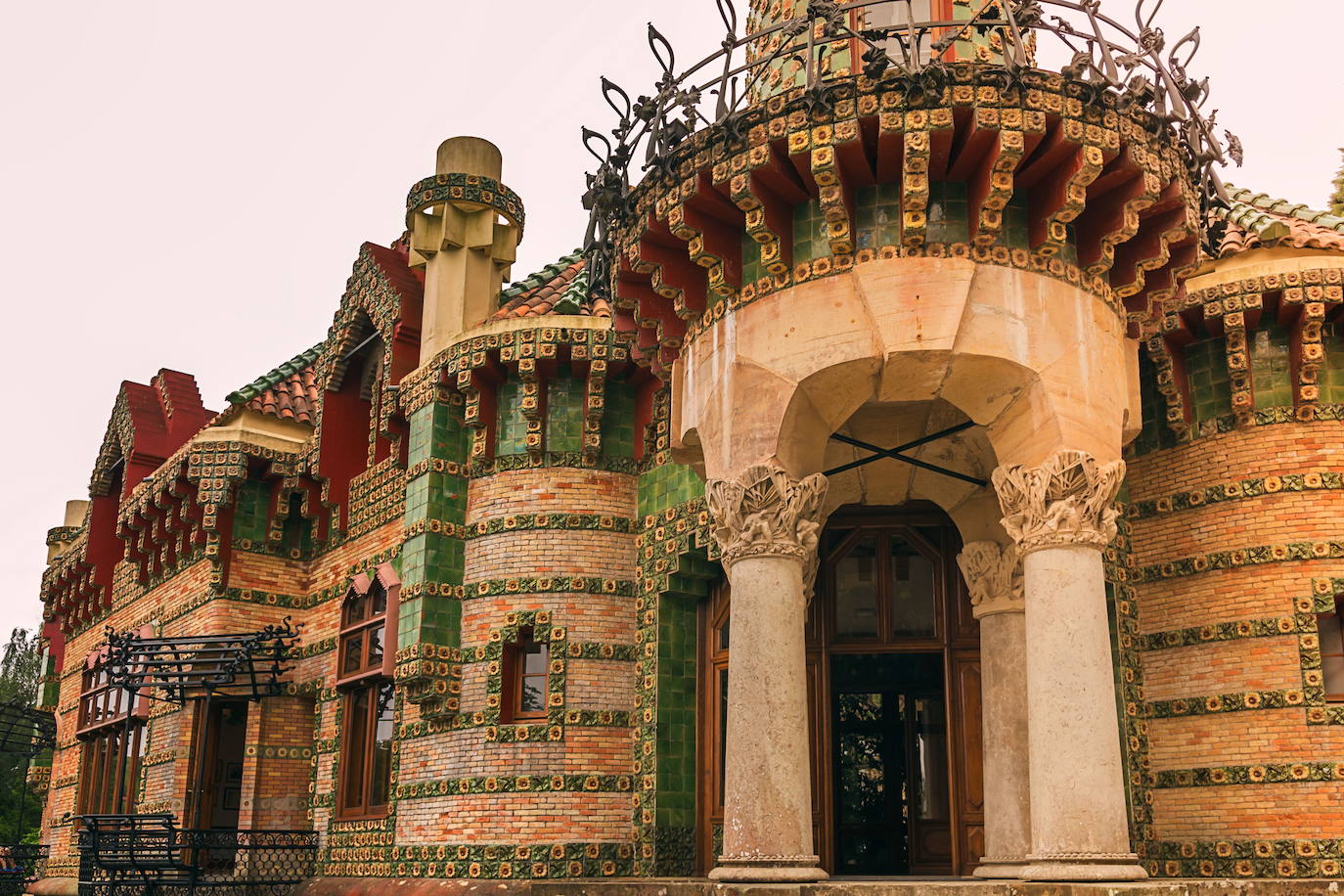 El Capricho de Gaudí (Cantabria)