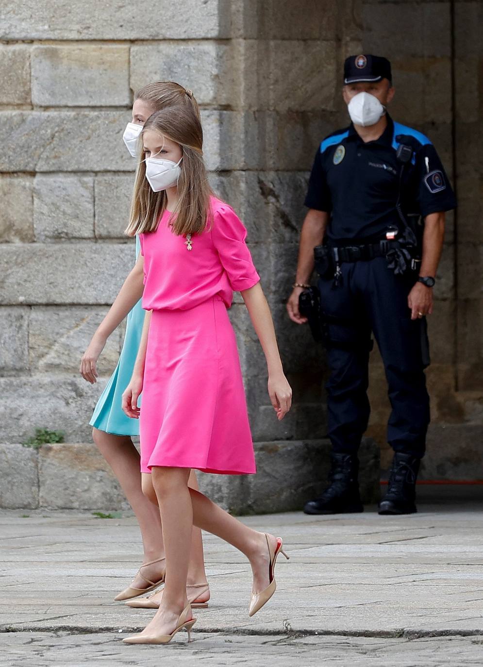 Fotos: La princesa Leonor y la infanta Sofía brillan en su debut en el Día de Santiago