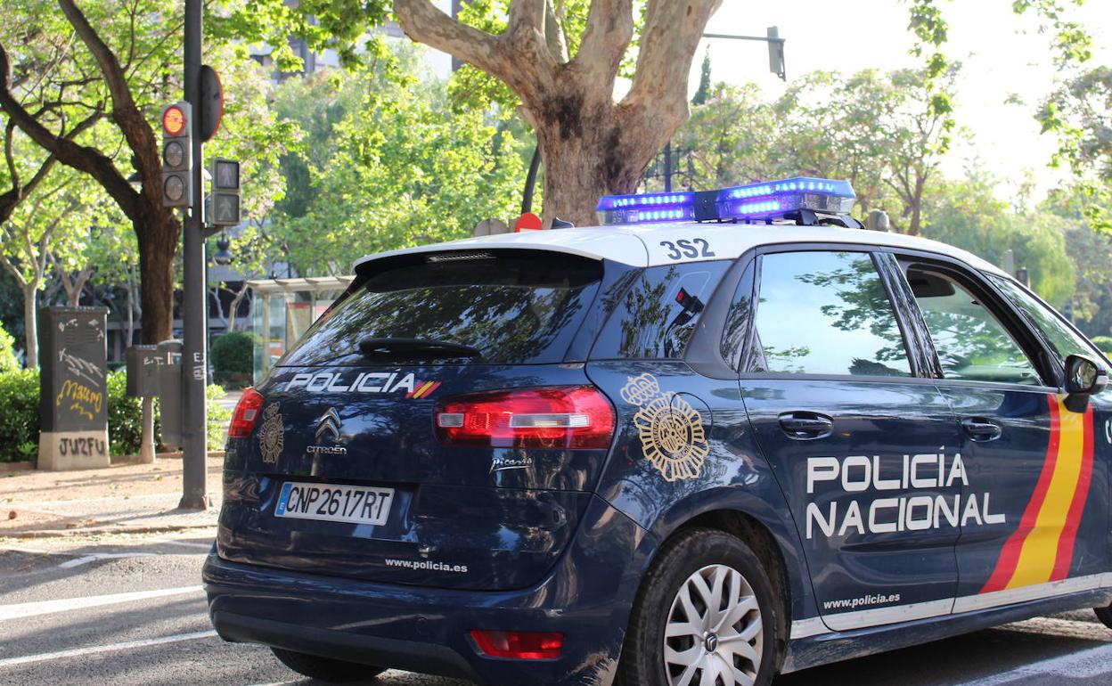 Un coche de la Policía Nacional en una imagen de archivo.