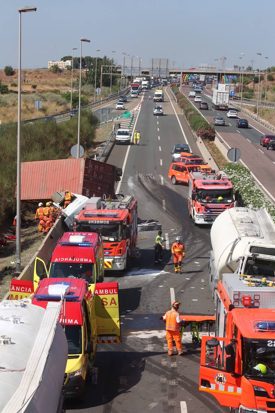 Fotos: Grave accidente entre camiones en Sagunto