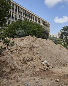 Imagen secundaria 2 - Las obras en el Clínico, paralizadas.