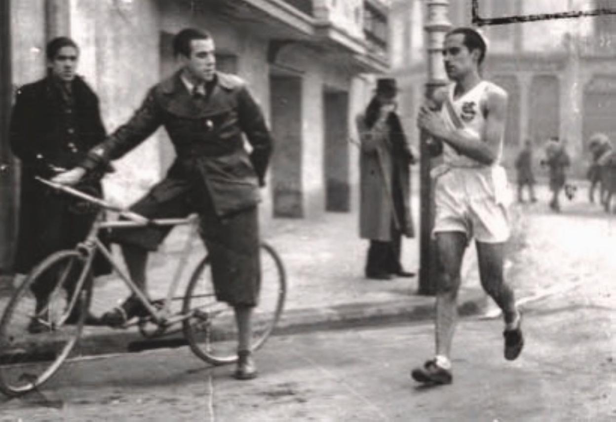 El marchador Enric Villaplana, en competición. Facv
