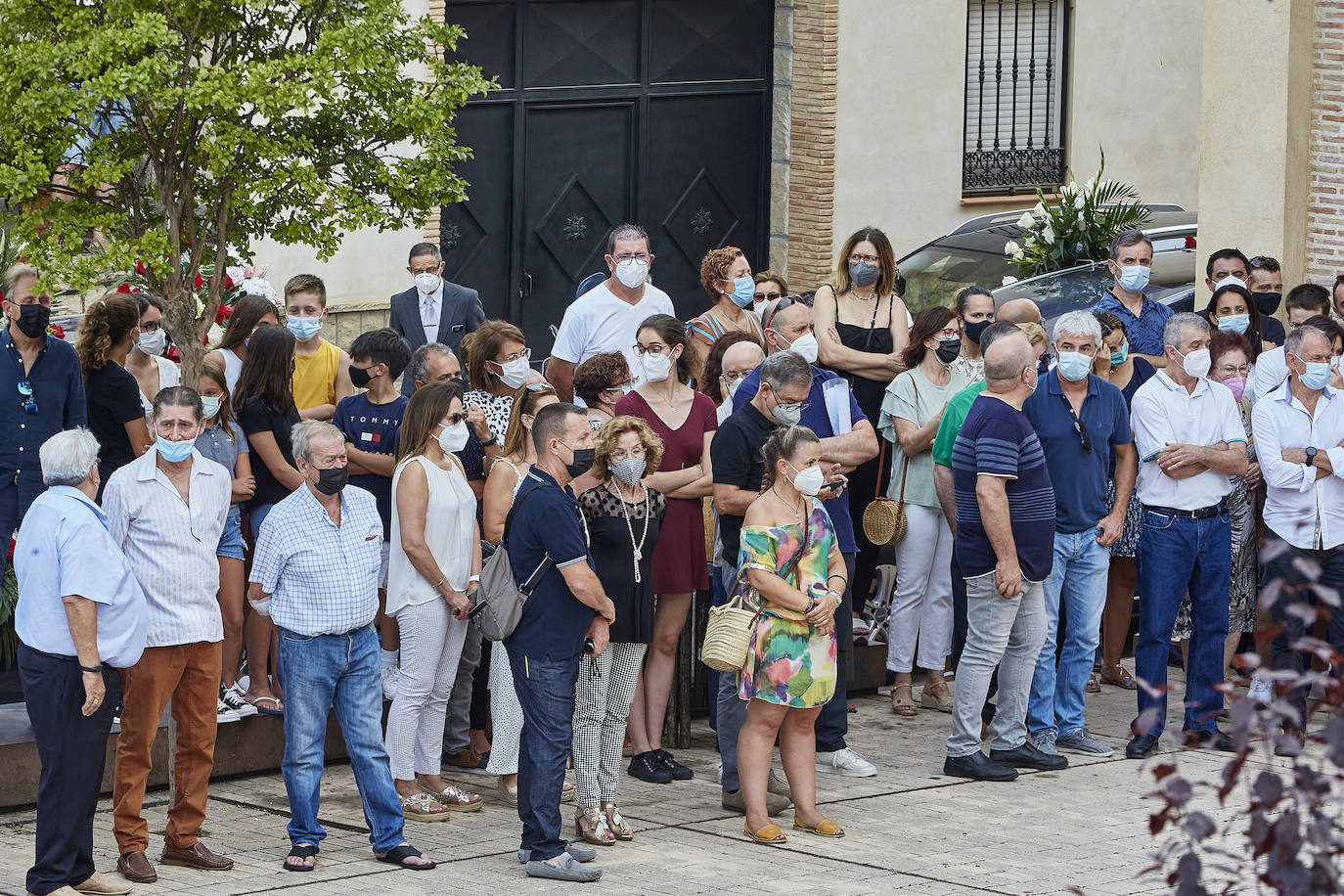 El Genovés llora la marcha de un mito. De su mito. Paco Cabanes, la mayor leyenda de la pilota valenciana, falleció este sábado a los 66 años y este domingo 1 de agosto ha sido despedido con honores por el pueblo que le vio nacer. Numerosos amigos y aficionados se han desplazado a la localidad de la Costera para dar su último adiós al genio que revolucionó los trinquets. 