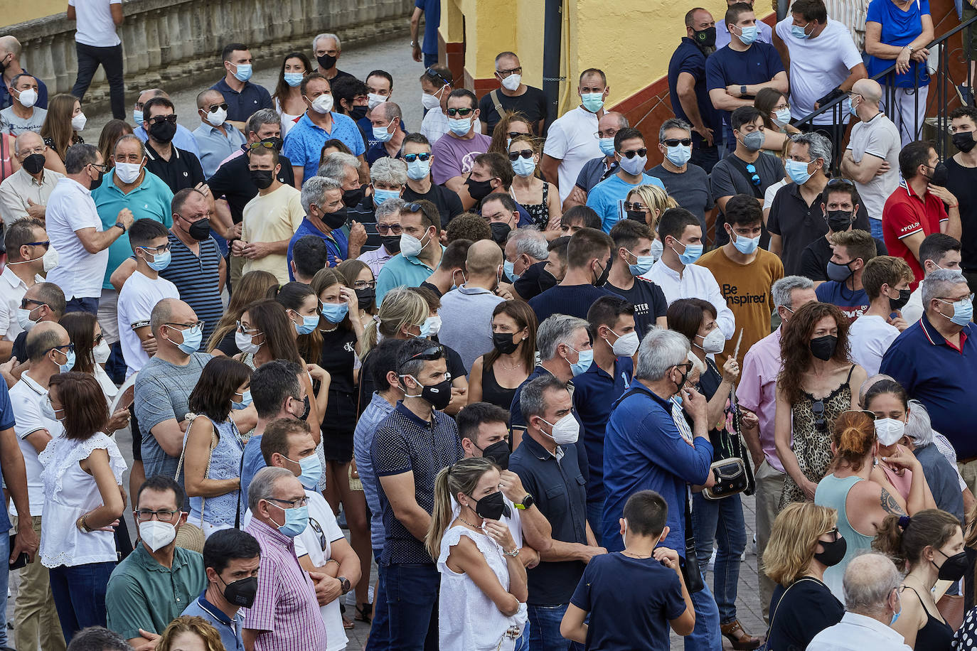 El Genovés llora la marcha de un mito. De su mito. Paco Cabanes, la mayor leyenda de la pilota valenciana, falleció este sábado a los 66 años y este domingo 1 de agosto ha sido despedido con honores por el pueblo que le vio nacer. Numerosos amigos y aficionados se han desplazado a la localidad de la Costera para dar su último adiós al genio que revolucionó los trinquets. 