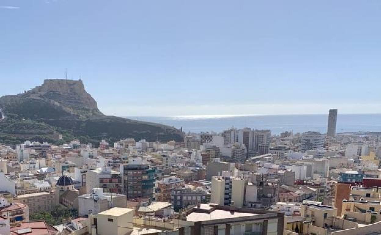 La Conselleria de Sanidad ha notificado este miércoles 836 positivos en la provincia de Alicante. 