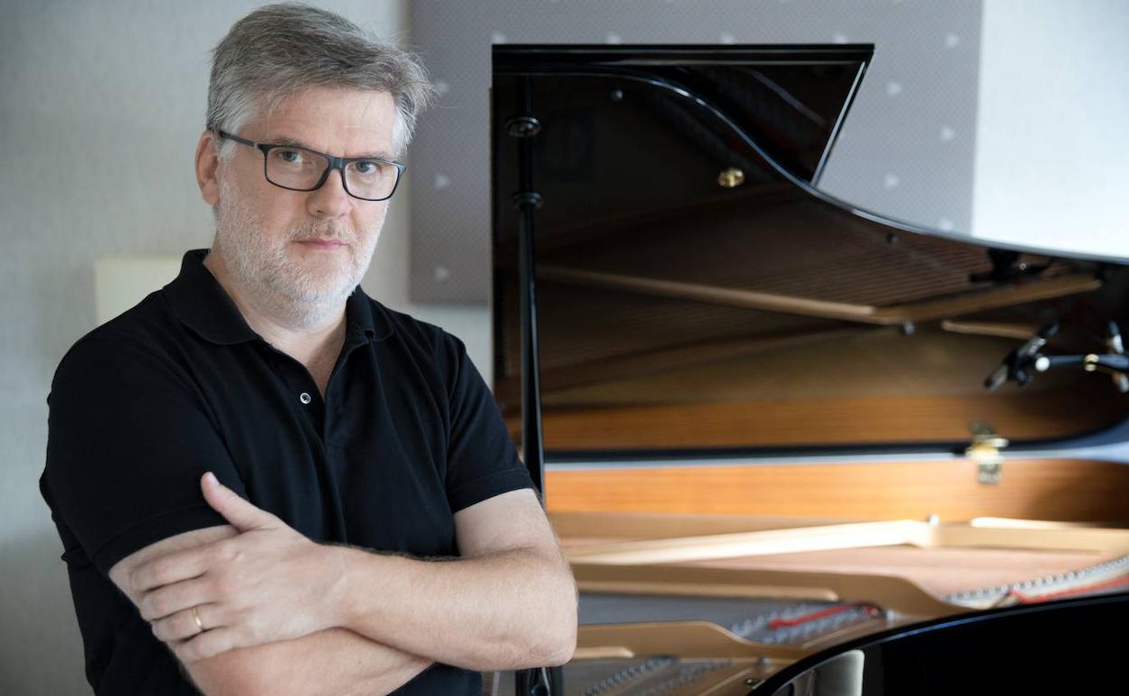 El pianista y compositor de bandas sonoras Jean-Michel Bernard actuará en Valencia. 