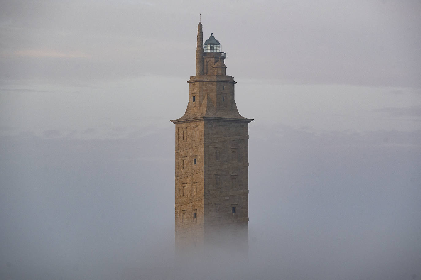 20 faros impresionantes para visitar en España