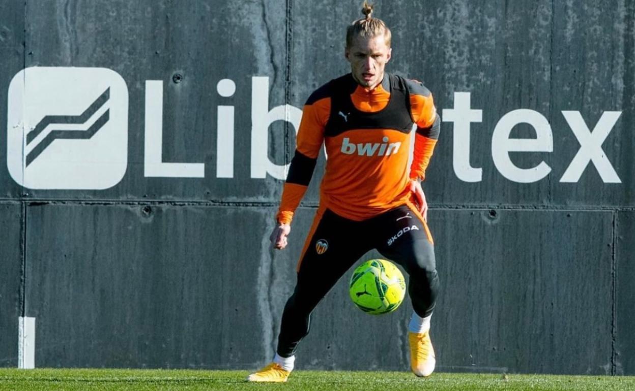 Daniel Wass, durante una sesión de entrenamiento en la ciudad deportiva 