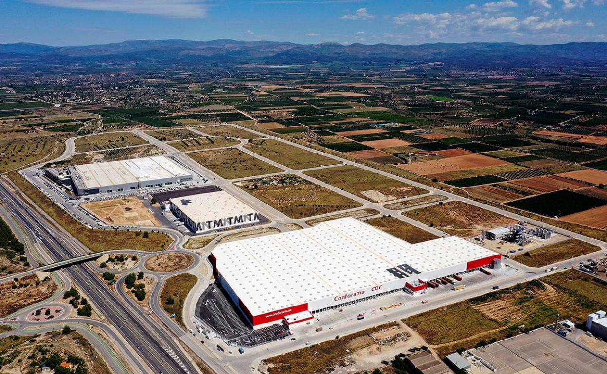 El polígono industrial Carrasses con parcelas libres. 