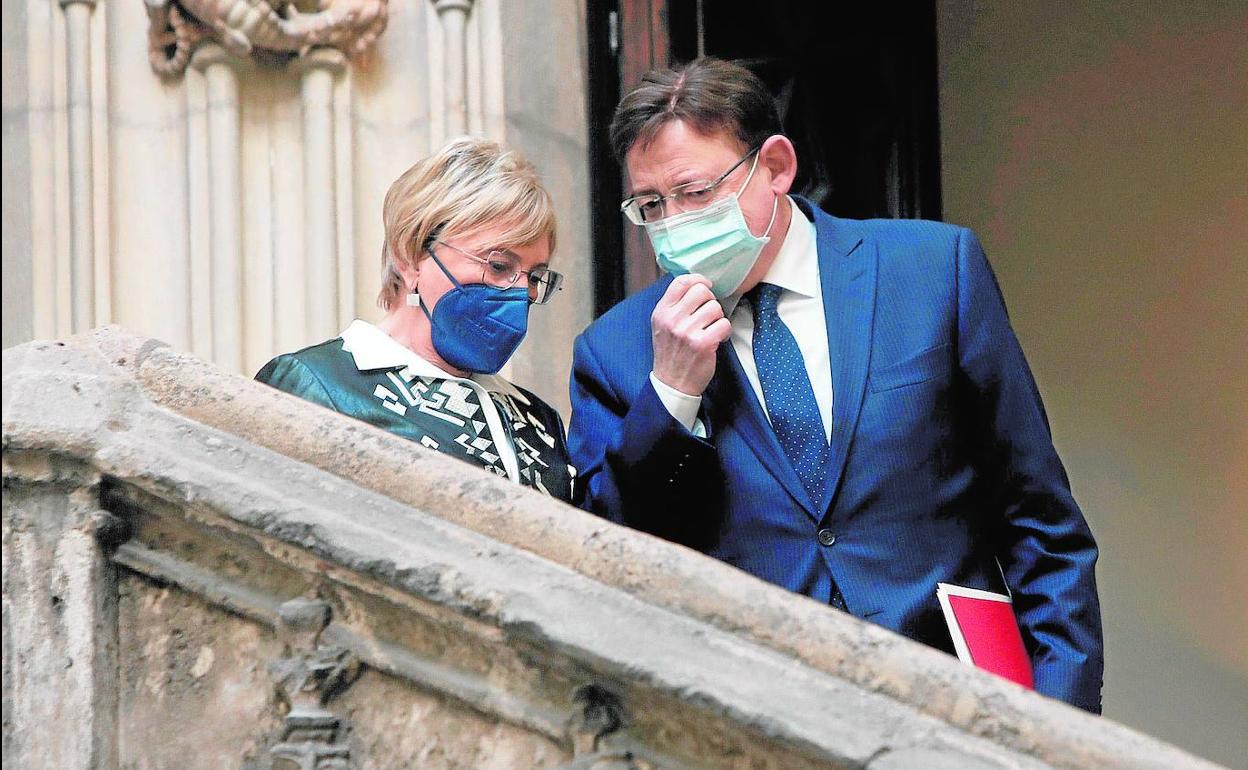 El presidente de la Generalitat Valenciana, Ximo Puig, junto a la consellera de Sanitat, Ana Barceló.