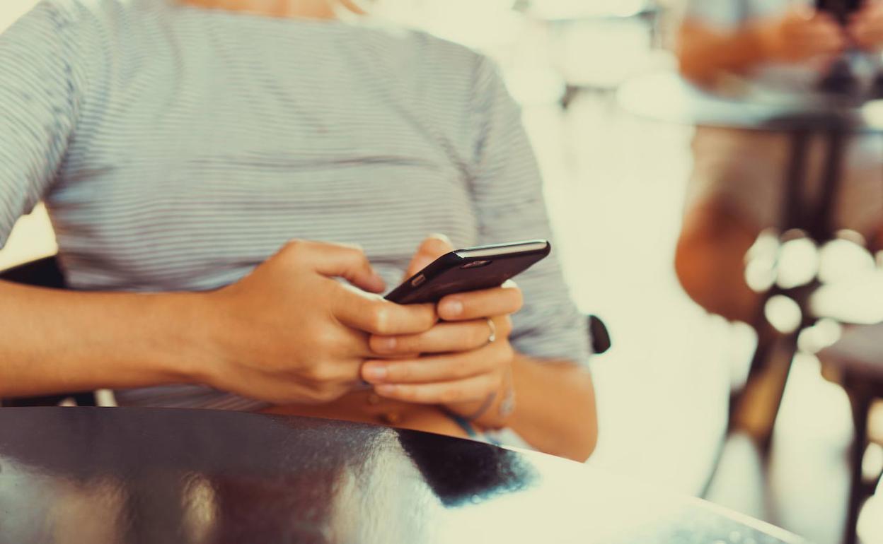 SMS | Sanidad envía hoy un SMS al móvil de miles de valencianos