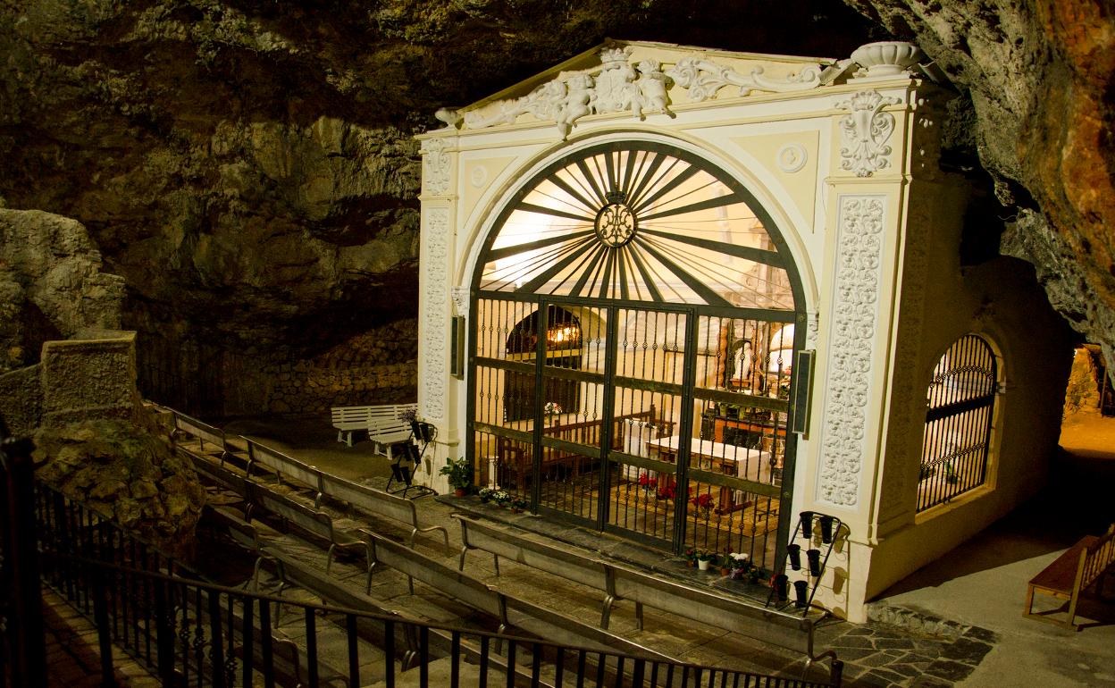 Santuario de la Cueva Santa, en Altura.