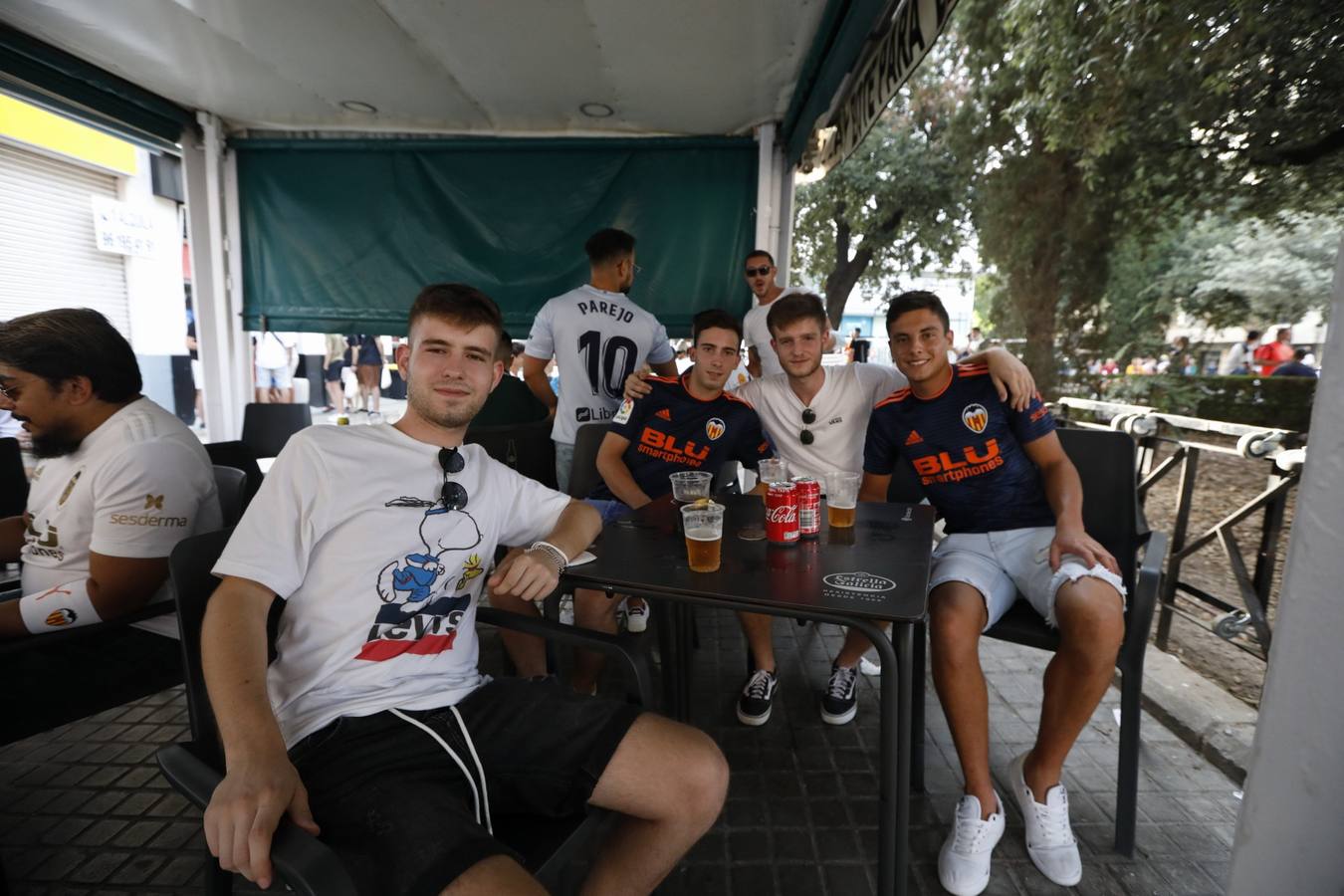 Fotos: Ambiente en Mestalla en el primer partido con público de la temporada