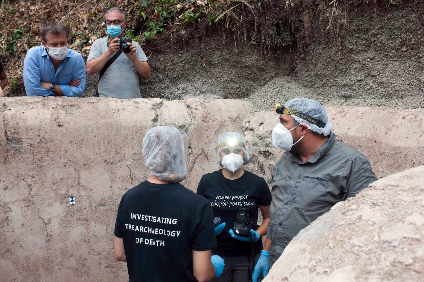 Un equipo de investigadores de la Universitat de Valencia descubre el peculiar enterramiento de un liberto en la antigua ciudad romana destruida por el Vesubio