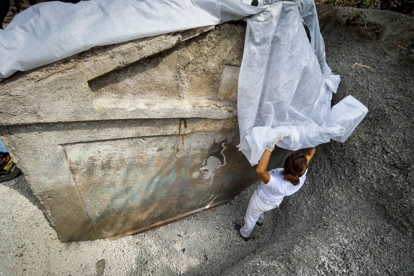 Un equipo de investigadores de la Universitat de Valencia descubre el peculiar enterramiento de un liberto en la antigua ciudad romana destruida por el Vesubio