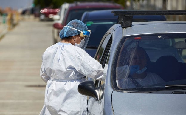 Sanidad notifica 961 nuevos casos por coronavirus y ocho muertes más