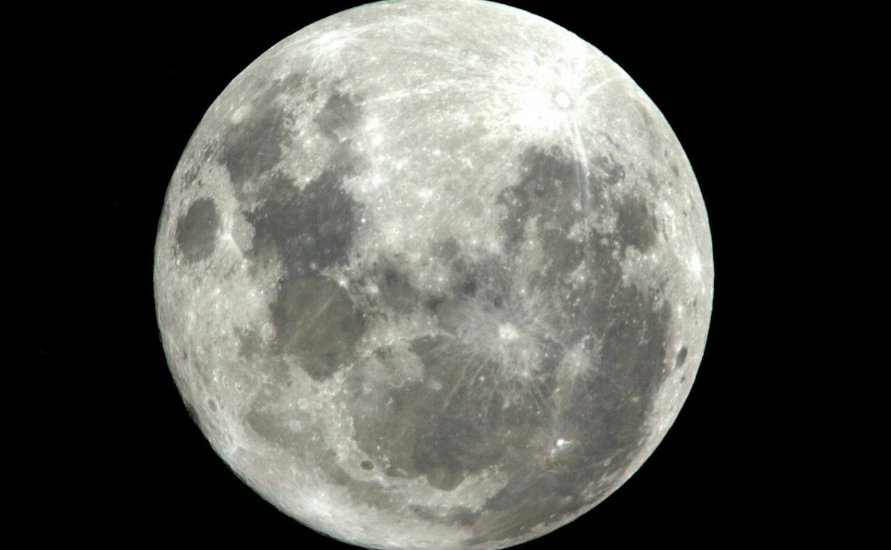 Fotografía de la luna.