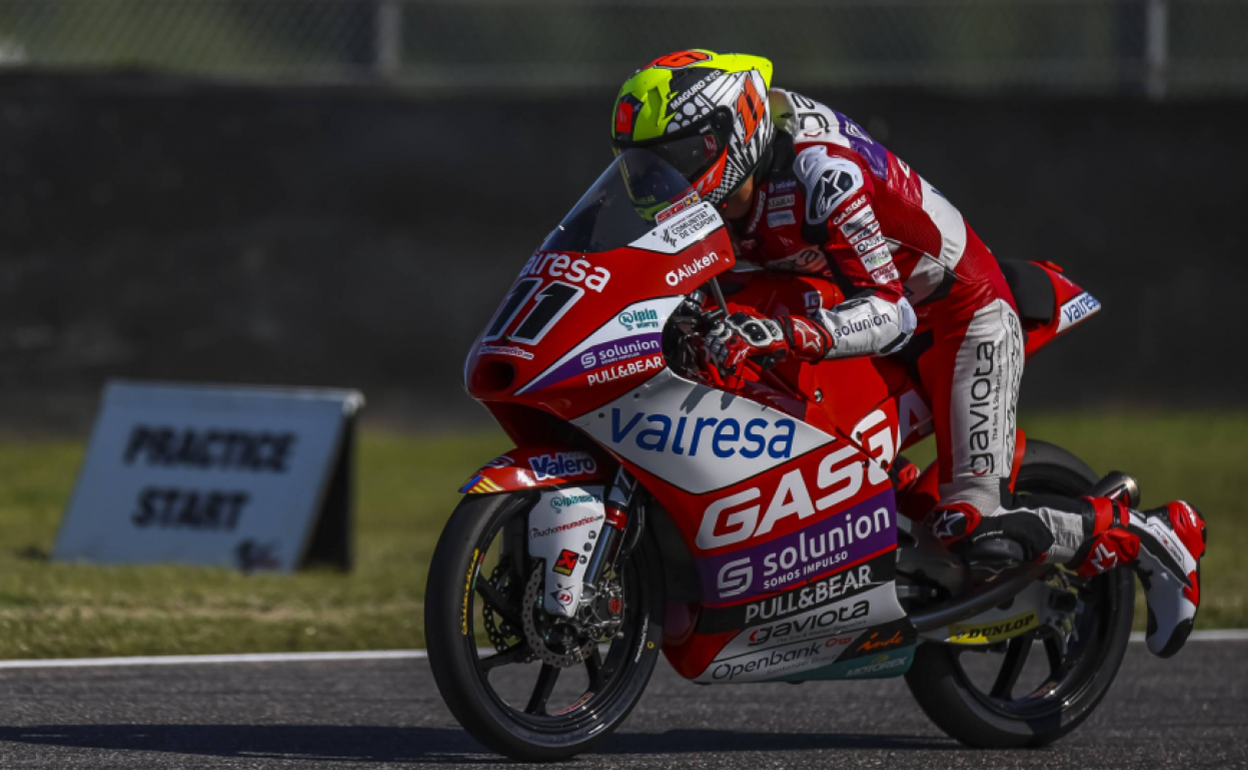 Sergio García Dols, durante una carrera de Moto3 