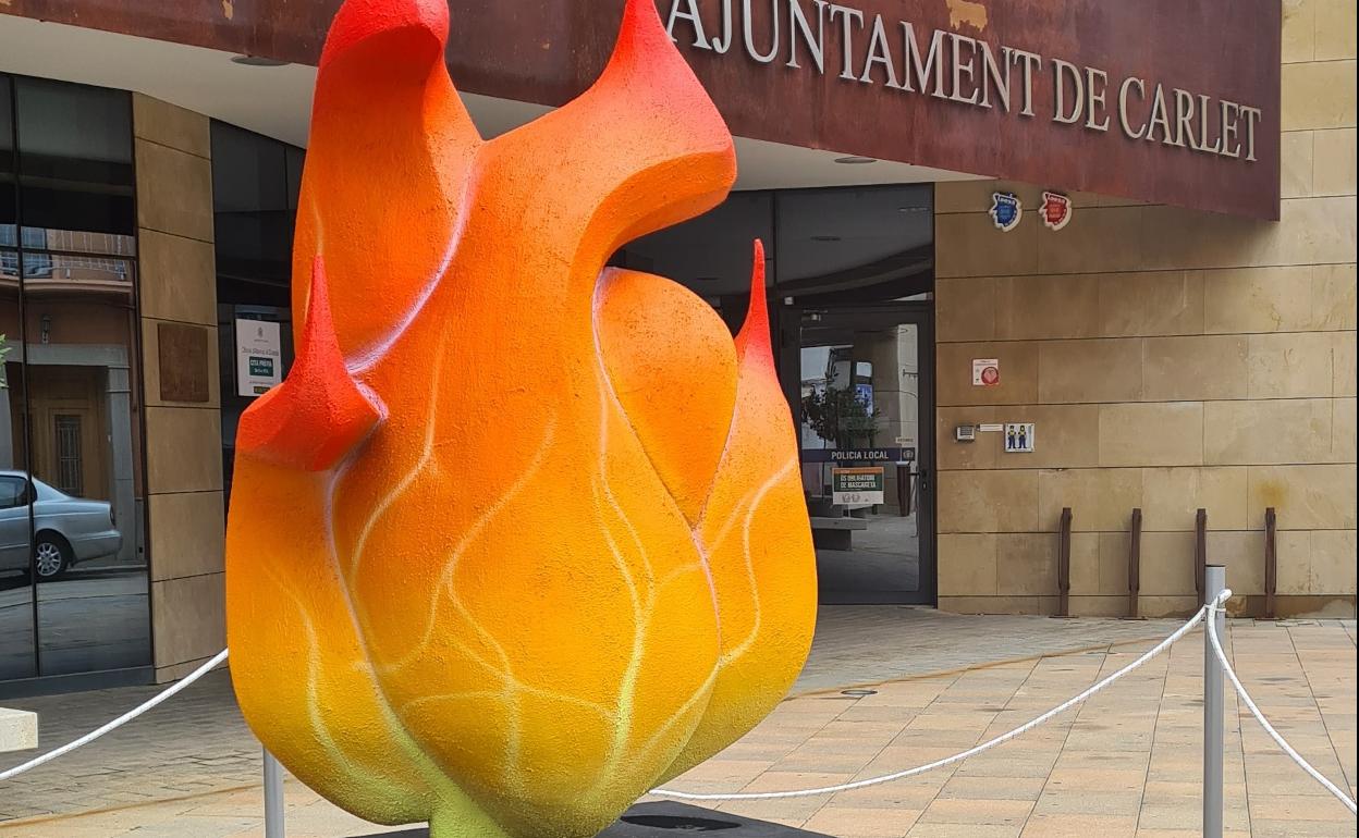 Carlet repartirá 35.000 euros entre las comisiones falleras para paliar el impacto de la suspensión de las fiestas