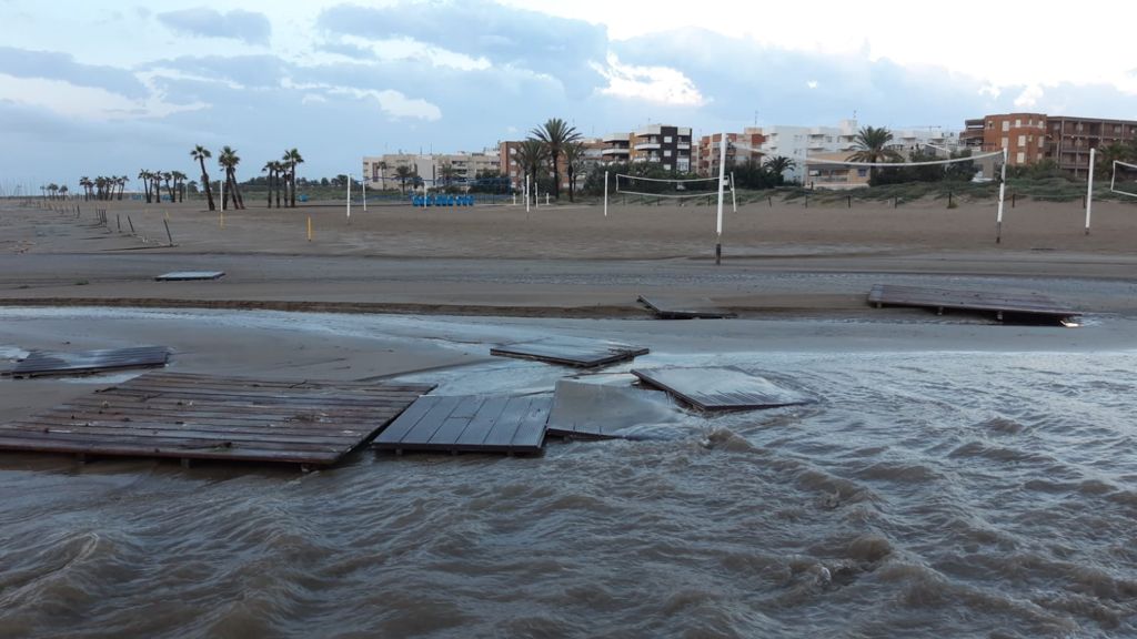 Los efectos de las lluvias en Canet.