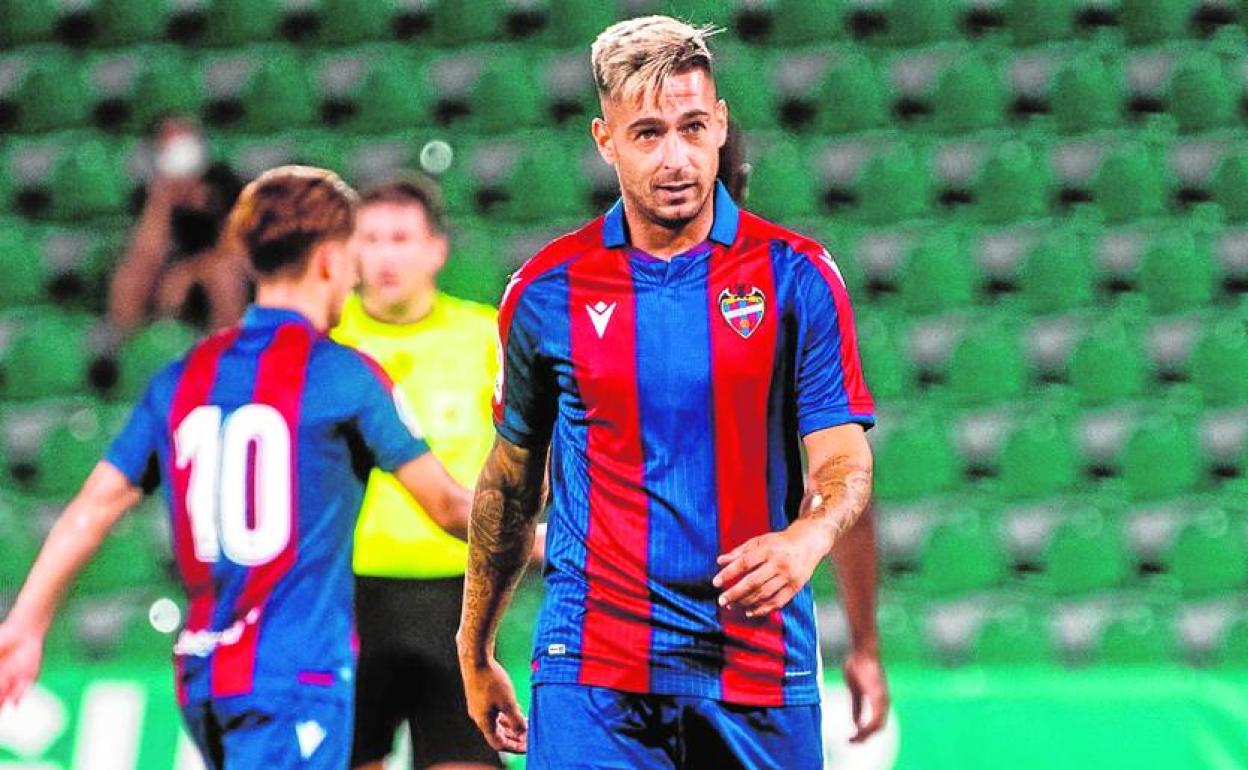 Sergio León, durante un partido del Levante.