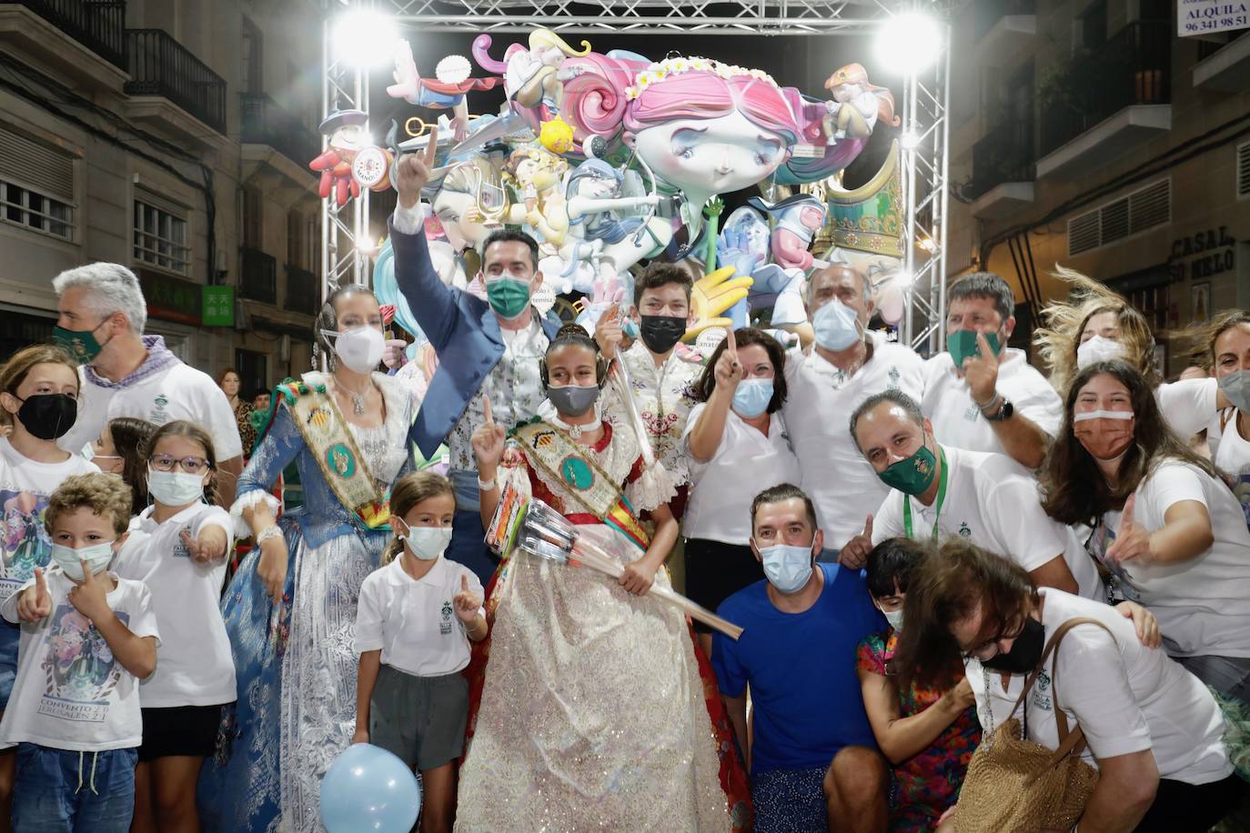 Fotos: Convento Jerusalén, primer premio de la sección Especial de las fallas infantiles