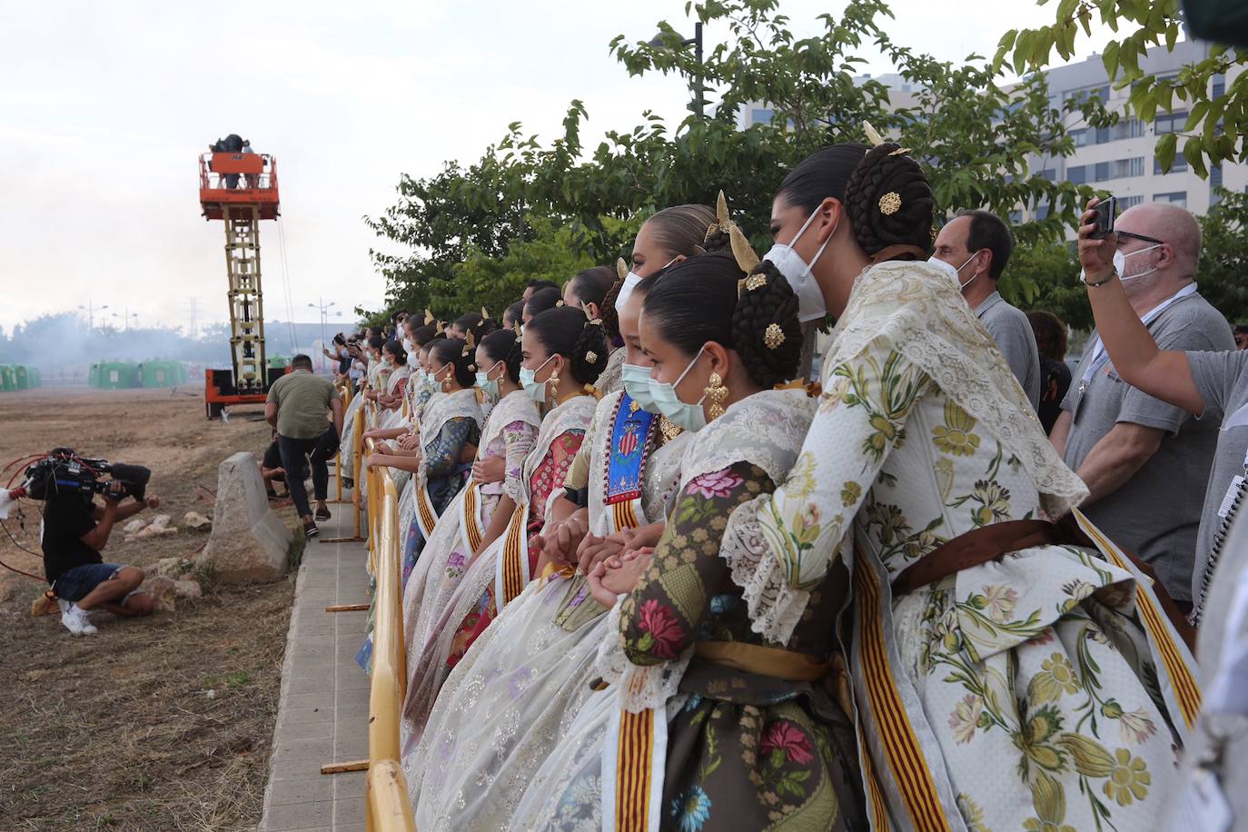 Fotos: Así ha sido la primera mascletà de las Fallas de septiembre