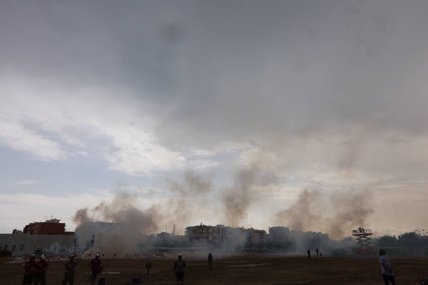 Fotos: Así ha sido la primera mascletà de las Fallas de septiembre