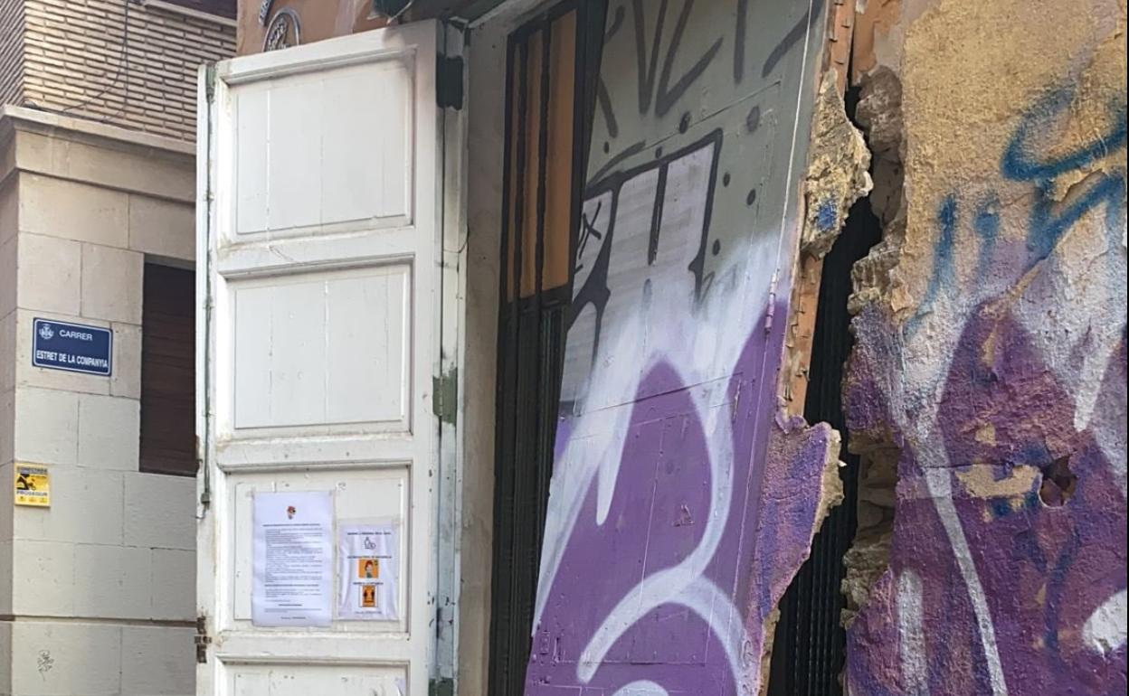 Casal falla Doctor Collado de Valencia | Intentan robar en el casal de Doctor Collado en plena tormenta