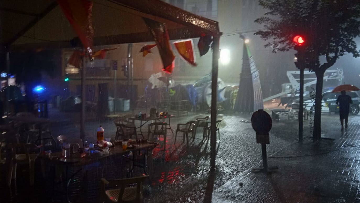 Cae la falla El Charco en Catarroja