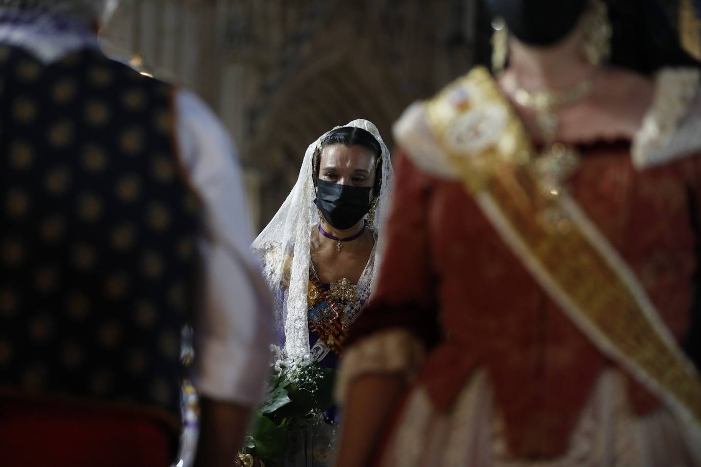 Los falleros se reencuentran con la Virgen este viernes 3 de septiembre, en las que pasarán a la historia como las Fallas más atípicas por las restricciones de la pandemia. Las comisiones vuelven a recorrer las calles de Valencia tras la cancelación de las fiestas el pasado 2020.