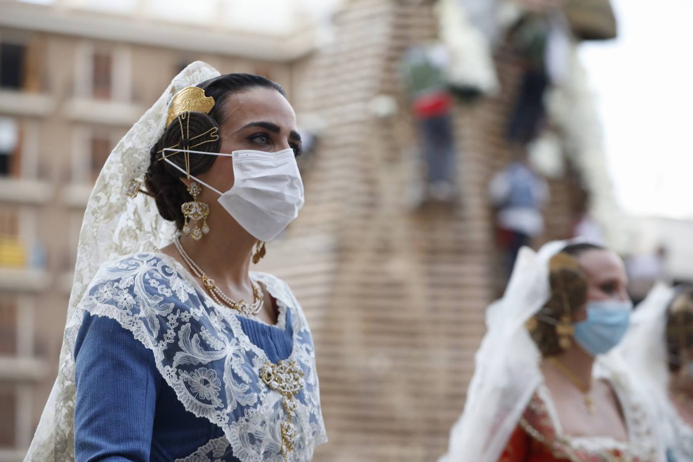 Los falleros se reencuentran con la Virgen este viernes 3 de septiembre, en las que pasarán a la historia como las Fallas más atípicas por las restricciones de la pandemia. Las comisiones vuelven a recorrer las calles de Valencia tras la cancelación de las fiestas el pasado 2020.